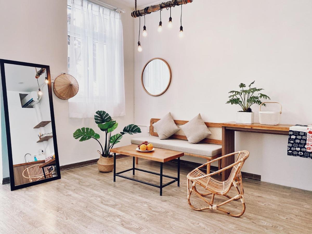 Homestay Vevy House - In Town *