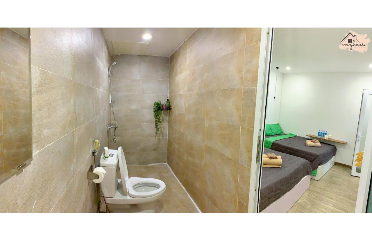 Homestay Vevy House - In Town *