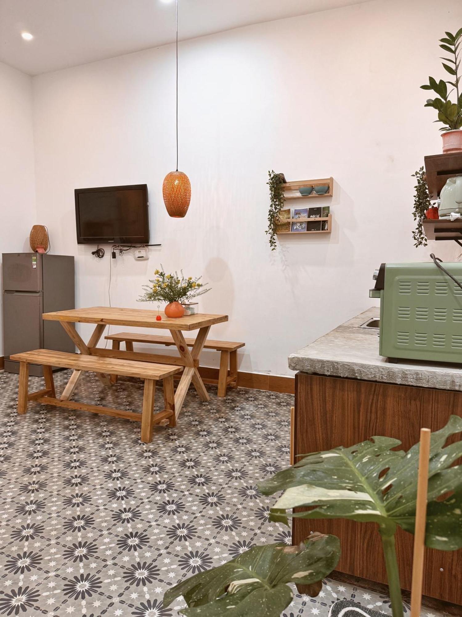 Homestay Vevy House - In Town *