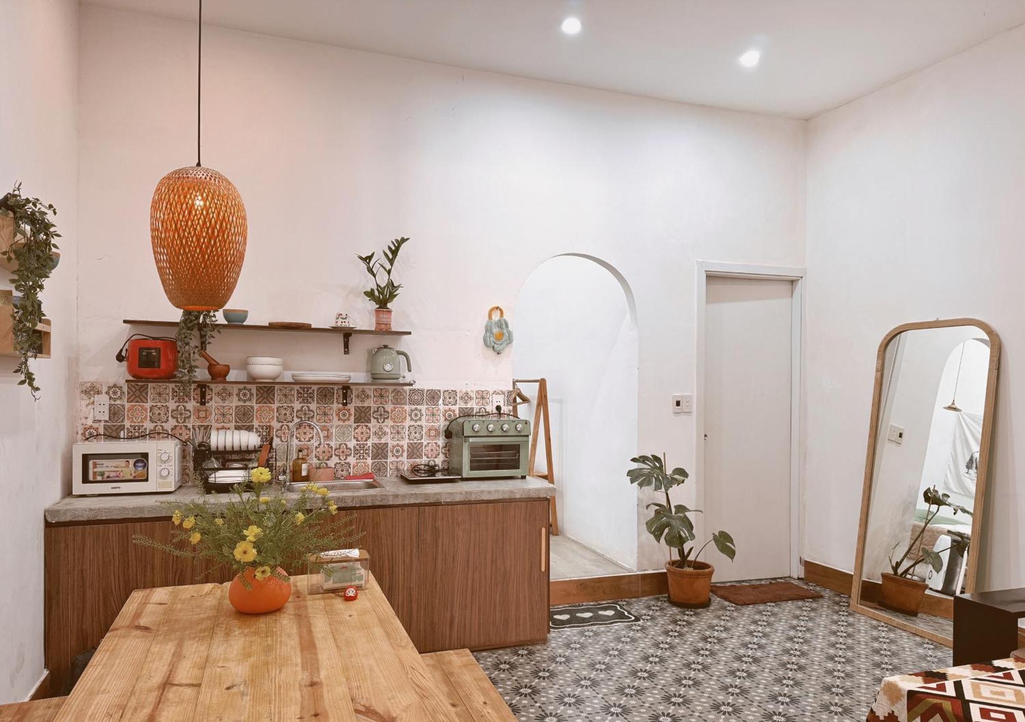 Homestay Vevy House - In Town